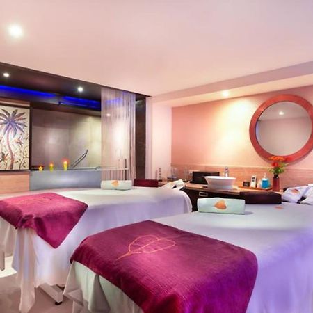 Grand Chennai By Grt Hotels Екстер'єр фото Spa at the Hilton London Heathrow