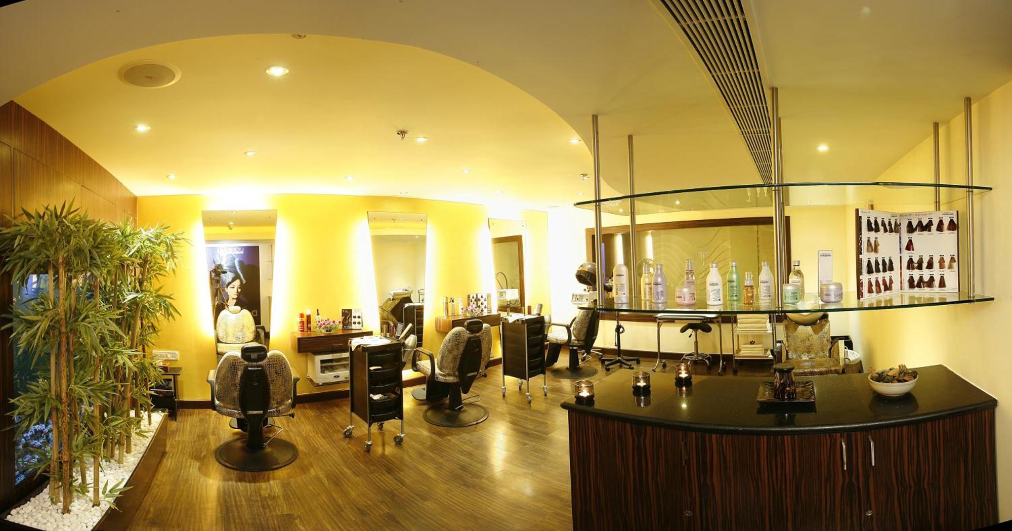 Grand Chennai By Grt Hotels Екстер'єр фото The interior of a salon