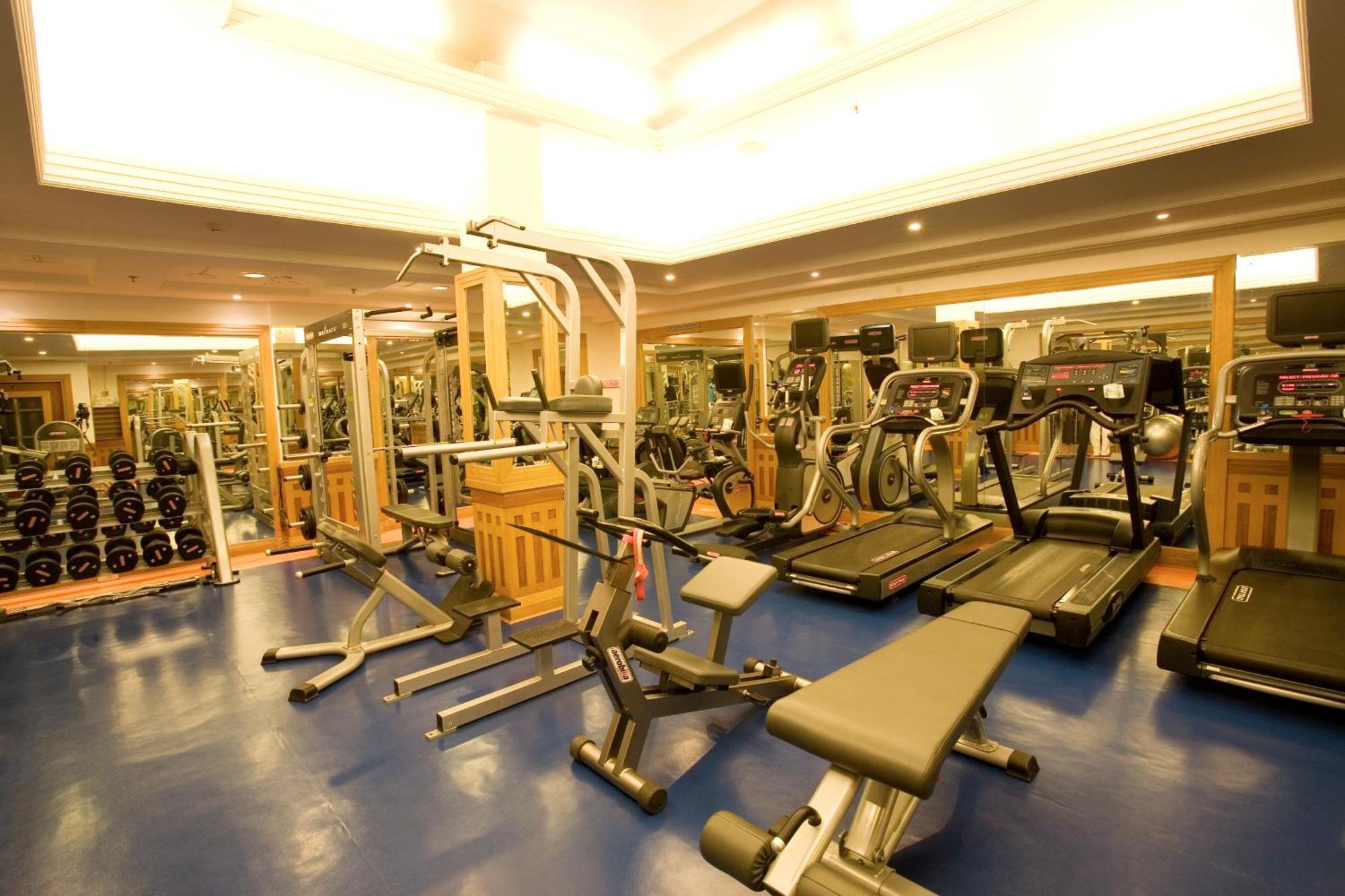 Grand Chennai By Grt Hotels Екстер'єр фото A gym in a hotel