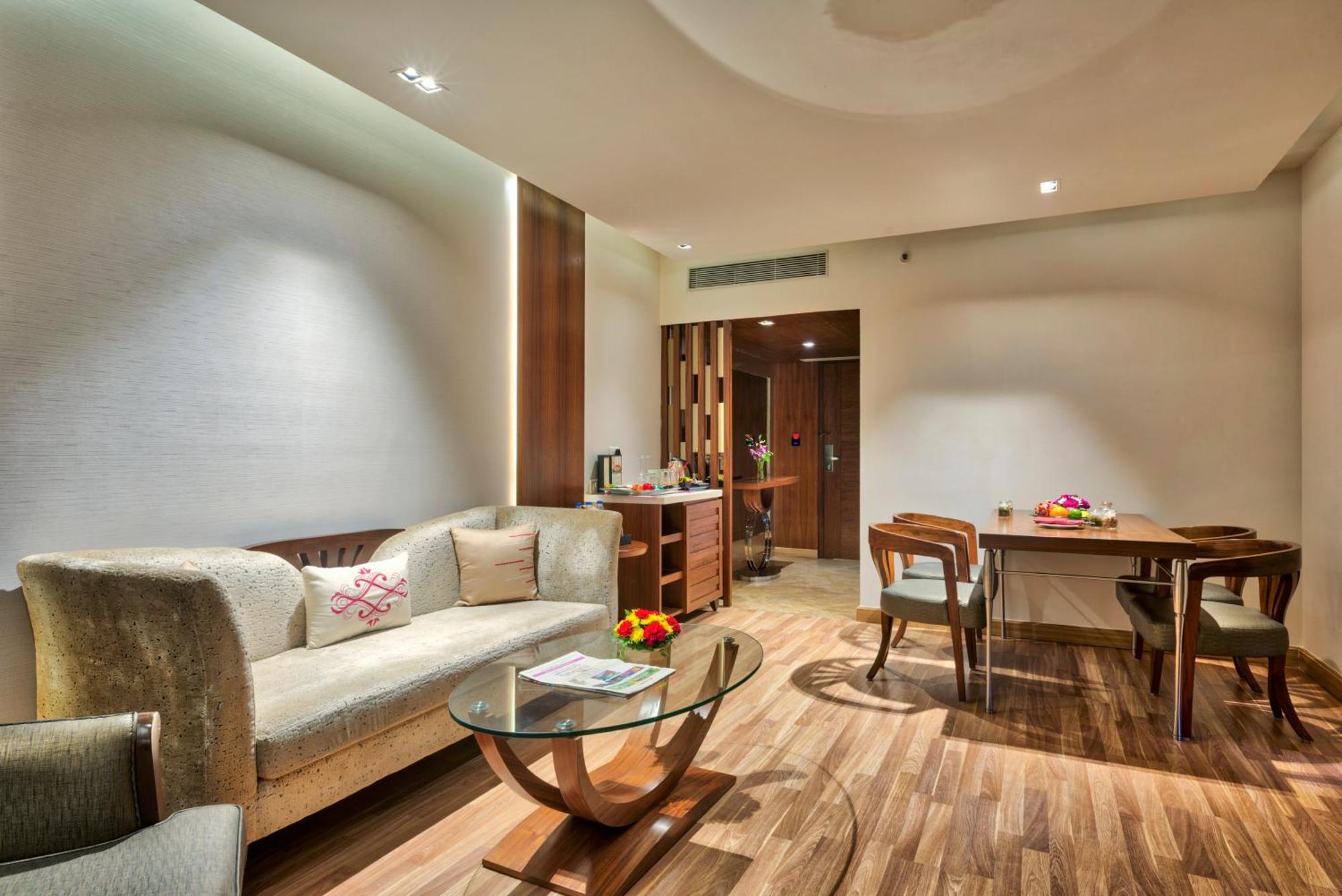 Grand Chennai By Grt Hotels Екстер'єр фото A suite at the Taj Bengal