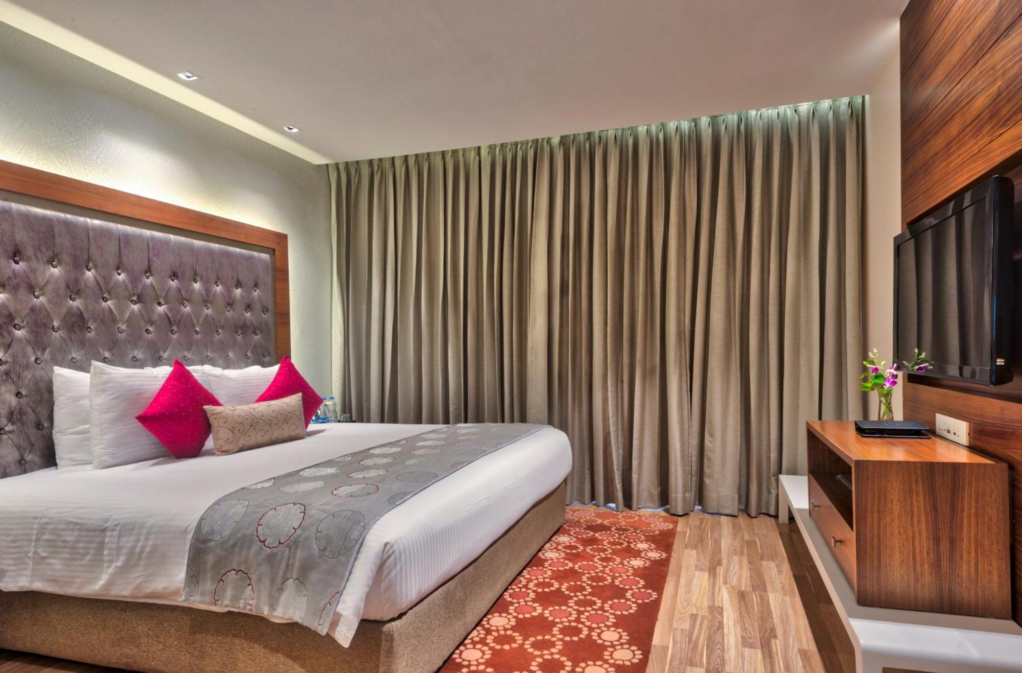 Grand Chennai By Grt Hotels Екстер'єр фото A bedroom at the hotel