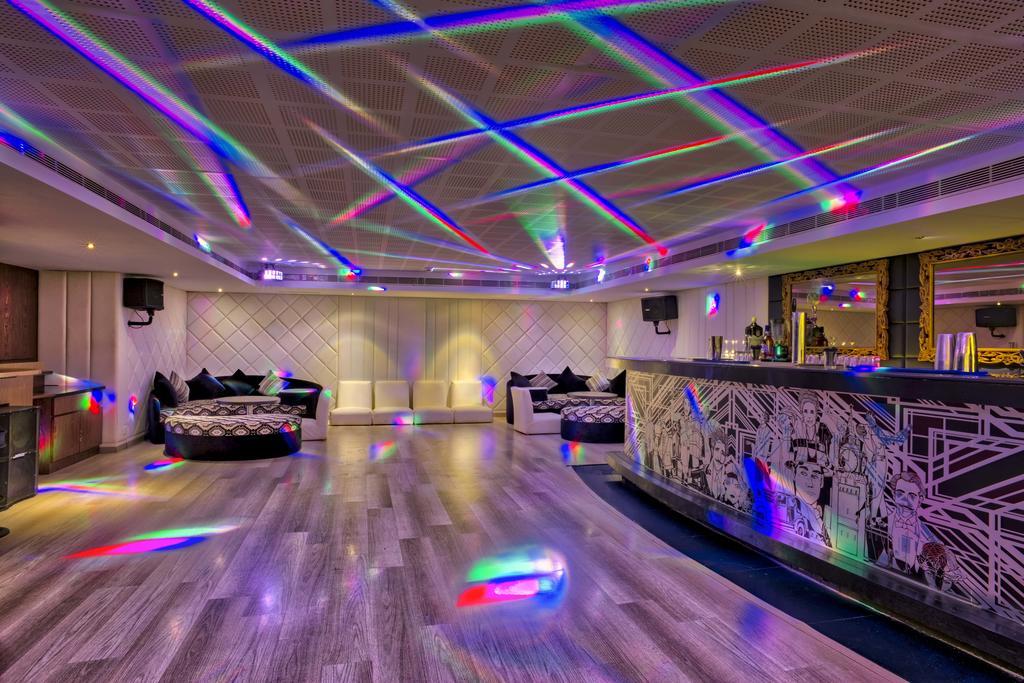 Grand Chennai By Grt Hotels Екстер'єр фото The interior of the nightclub